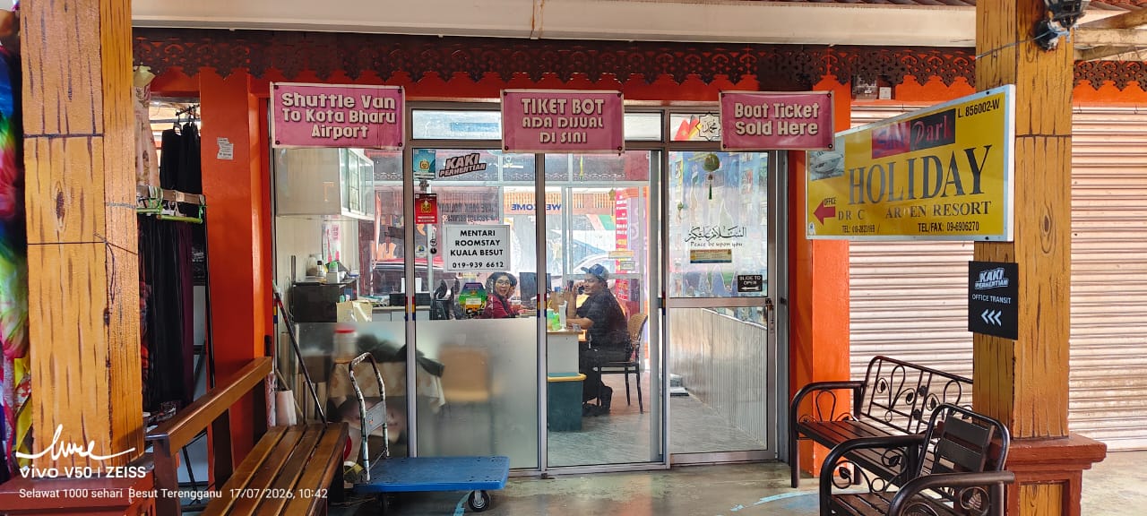 Ticket counter at the Save Park Holiday office